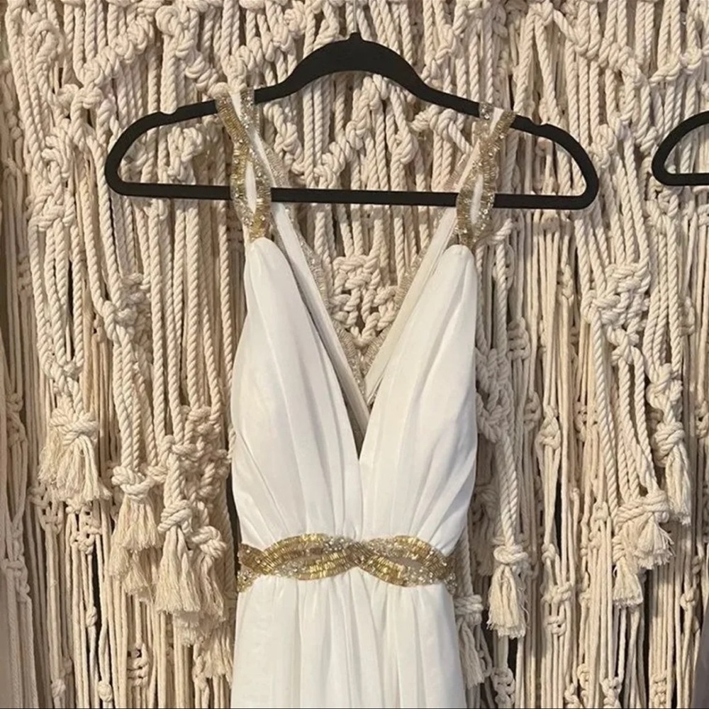 Tony Bowls White and Gold Formal Dress Size 4